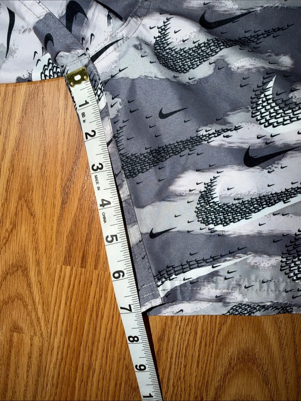 Nike Boys Gray & White Swoosh Camo Swim Shorts Size Large (10/12)